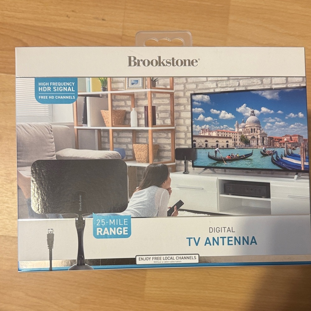 Brookstone Gray and Black Digital TV Antenna